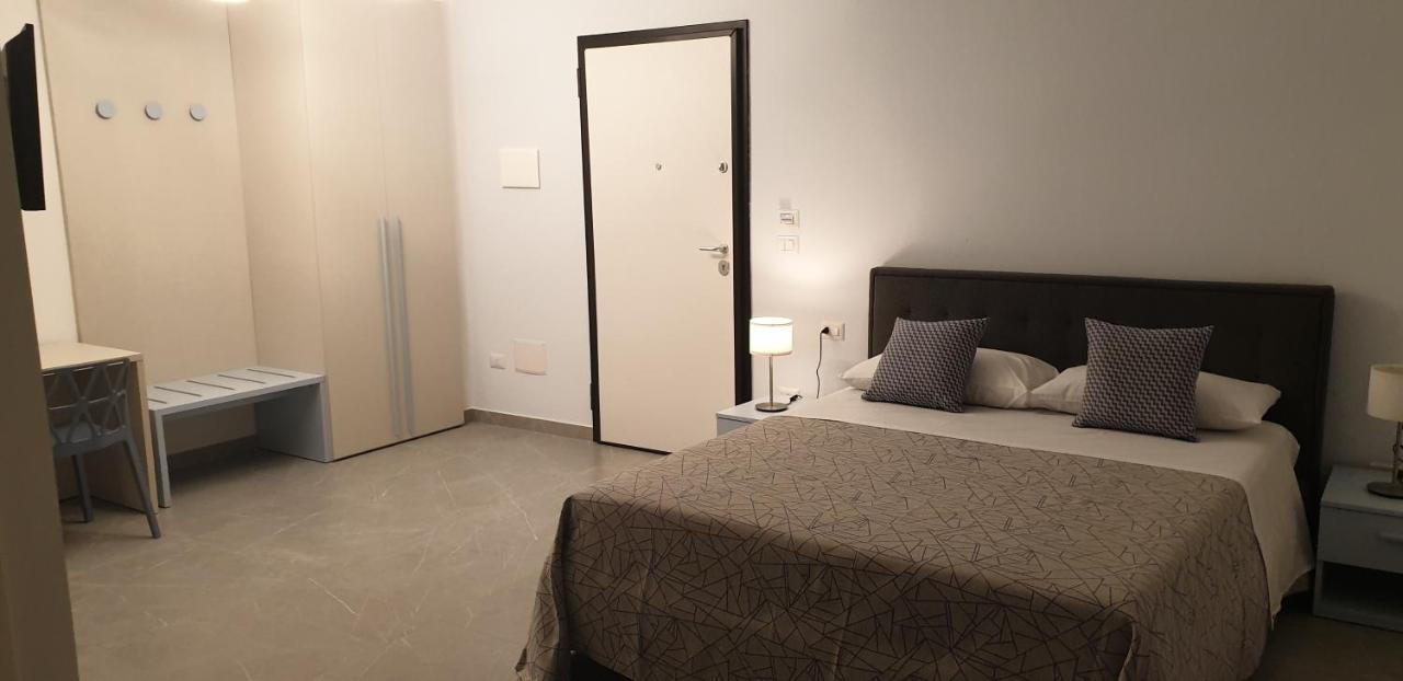 La Casa Di Francesca B&B Con Parcheggio Privato ポルト・チェザーレオ エクステリア 写真